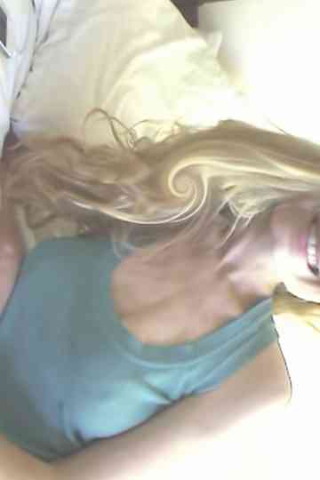 ggcciiggccii.moviimovii Poster