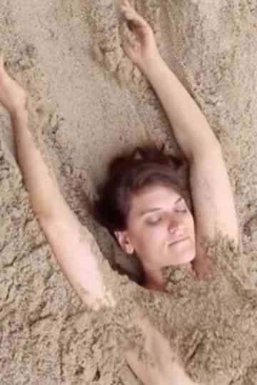 Tell Me When You Die Poster