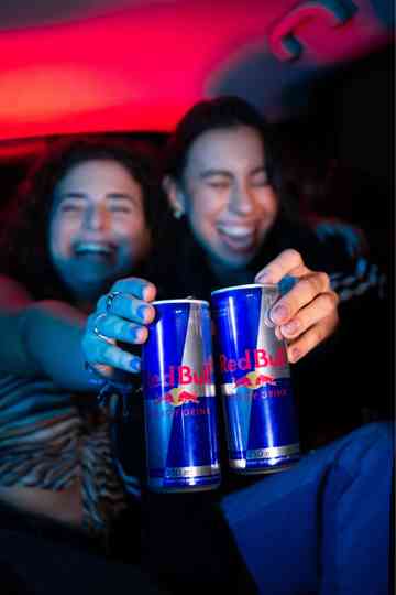 RedBull: Volta às aulas Poster