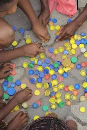 Children’s Game #32: Estrellas Poster