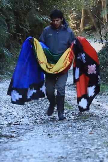 Ilwen. La tierra tiene olor a padre Poster