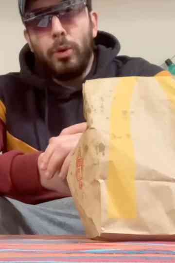 Il s'encule en pleine conscience un do mac chez lui en 10 minutes ! Poster