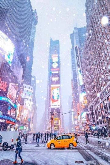 New-York Walking Exploring with a camera