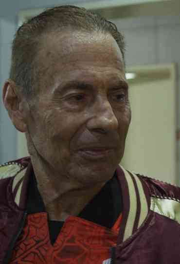 Avenida Sáenz 1073 - Video dedicated to my father's illness Poster