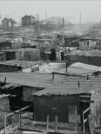 Une vie en transit, ou l'illusion du provisoire Poster