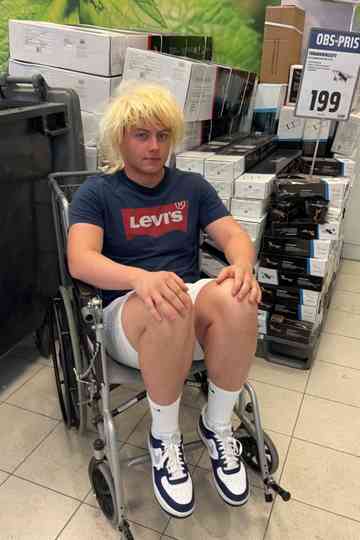 Skal vi være venner..? Poster