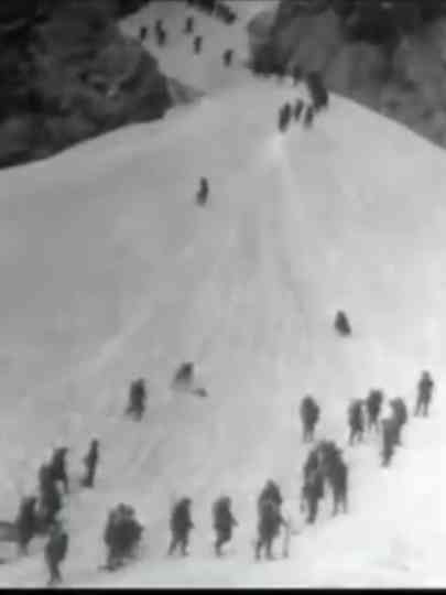 Glissade sur la neige poster