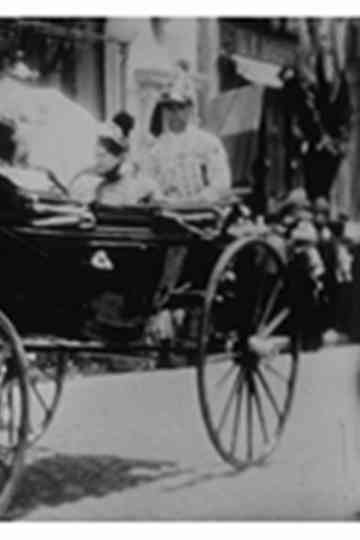 Roi et reine de Roumanie et leur escorte poster