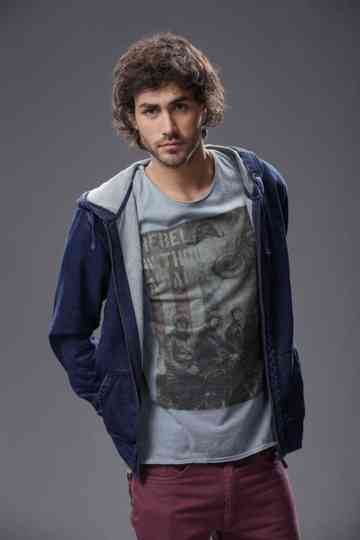 Vuelve Temprano Poster