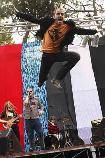 Non pensarci – La serie Poster