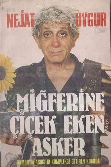 Miğferine Çiçek Eken Asker Poster